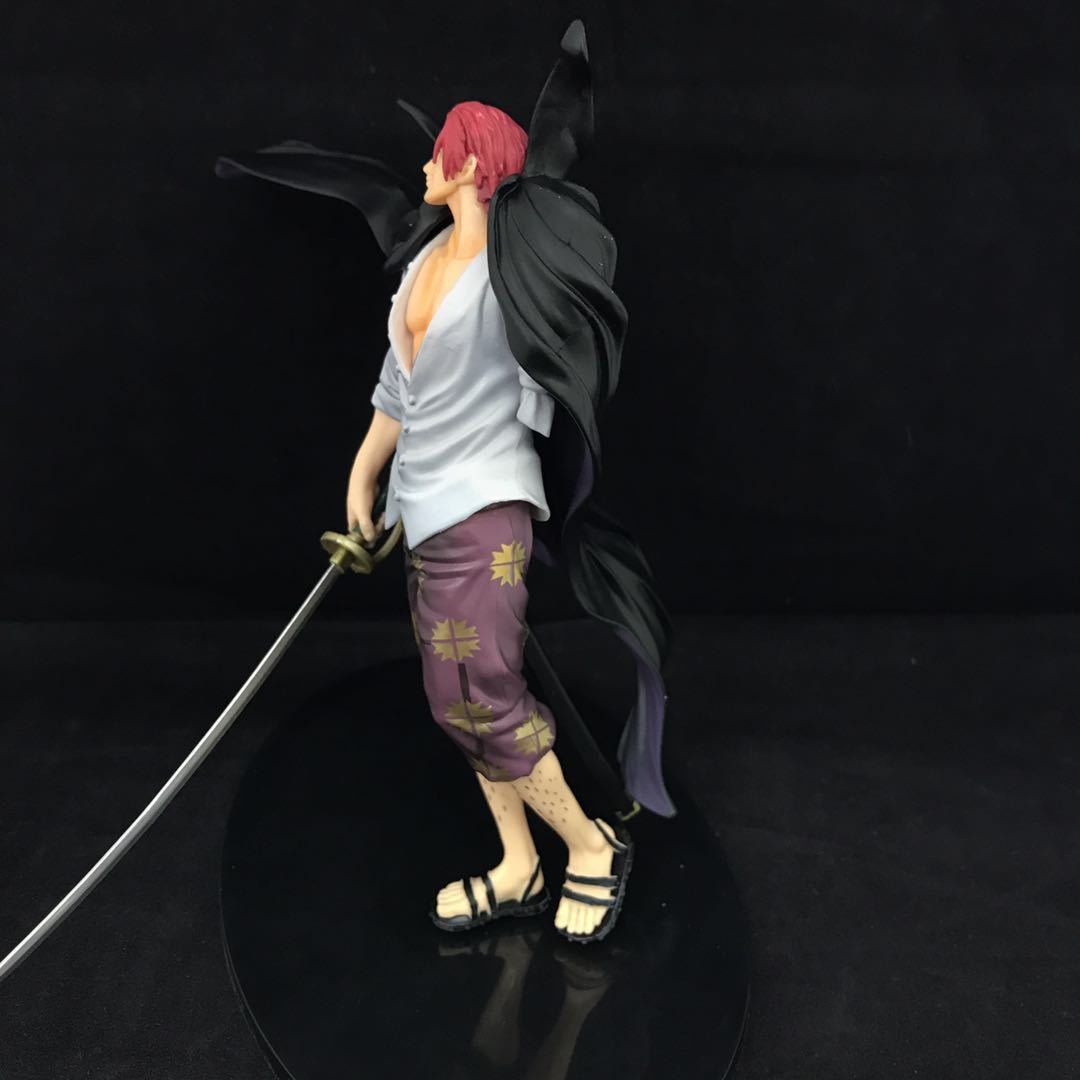 20CM пвц Јапонски аниме слика ЕДНО ПАРЧЕ Shanks монтажни наметка црвена коса држи меч акција фигура изборот на модел на играчки
