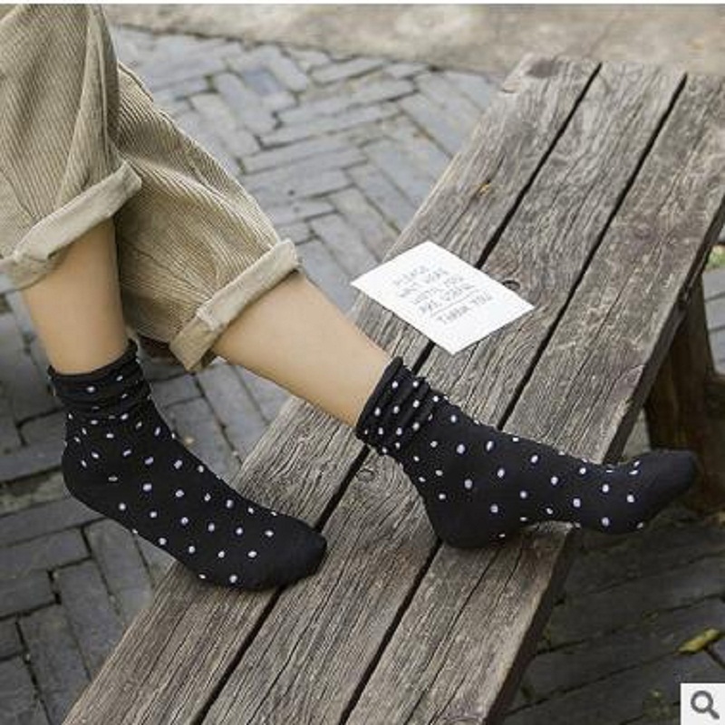 2018 најновите Јапонски виткање куп куп чорапи есен и зима малку памук во цевката Г-ѓа чорапи