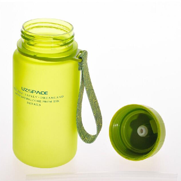 BPA Free Пиење Пластични Шише за Вода со Слама и Појас Деца Бебе Leakproof Desgin Отворено Tritan Шише за Вода 400ml