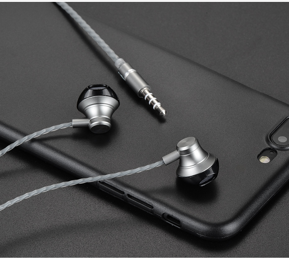 HOCO 3,5 мм Супер Бас Жичен Слушалка Метал Стерео Звук во увото HiFi Слушалки fone де ouvido За iPhone Xiaomi Redmi 4x