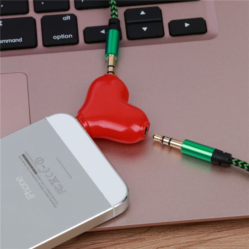 Мини Симпатична 1 до 2 Срце облик 3.5 Џек Помошен Аудио Кабел Слушалка Музика Споделување на Splitter за Apple iPhone