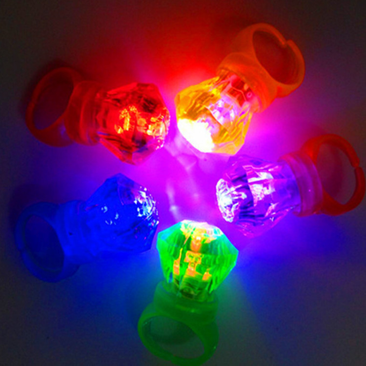 5pcs / многу дијамант флеш прстен светлината LED прстен светлина блескав навива флеш играчки