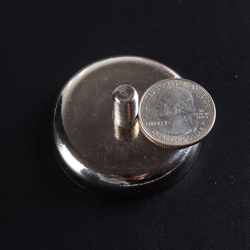 Монтажа на магнет со завртка нишка,која е направена од страна на neodymium магнет,силно влечење на сила е 65 КИЛОГРАМИ