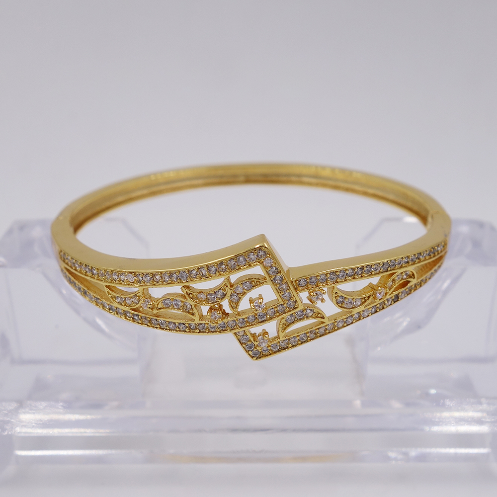 Хривнија & накит за жените златна боја Кубни циркони Едноставна Алка Нов дизајн мода Накит Бесплатна испорака
