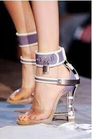 Секси Метал Заклучување Гладијатор Сандали Жените Чевли ПВЦ кожени сандали Кристал високи потпетици сандали 2017 Жените Летни Чевли Платформа