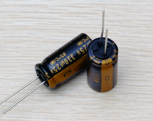 30PCS новиот Јапонски оригинални nichicon аудио electrolytic capacitor KZ 330Uf/25V бесплатен превозот