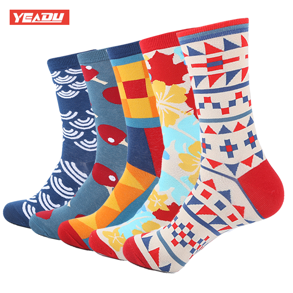 YEADU 5 Пар/Многу Смешно Шарени Чорапи Mens Памук Новина Сликарство Популарни Harajuku Долги Чорапи Плетење Екипажот