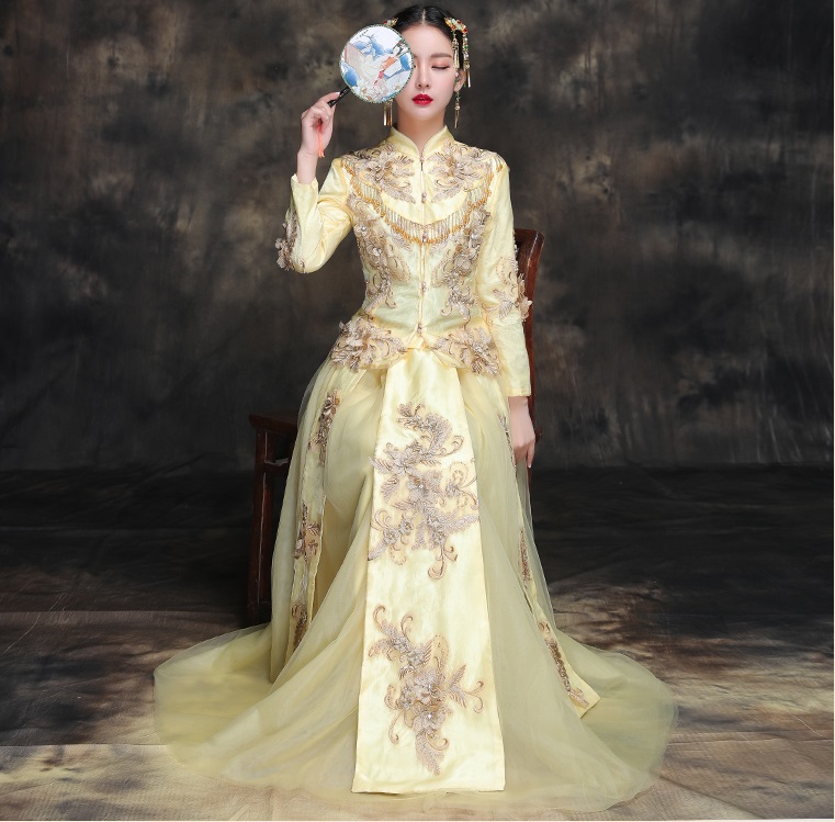 Нови 2018 Кинеската традиционална елегантна облека Лето невеста, свадба фустан со висок квалитет cheongsam gown Модна ревија жолта кимоно