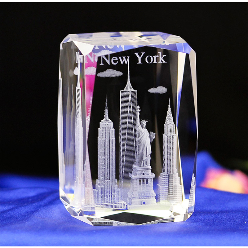 Њујорк Статуата на Libety ЛАСЕРСКИ ГРАВИРАНИ КРИСТАЛ на Светлина од 50*50*80MM кристал на светлина и со светлина база