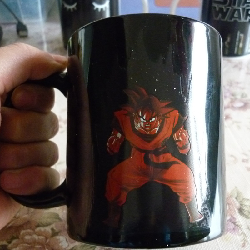 СИНОТ Goku Кригла Топла вода стане Супер Saiyan Промена на Боја Чаши Топлина Реактивен Чаши Млеко Кафе чај Првенство