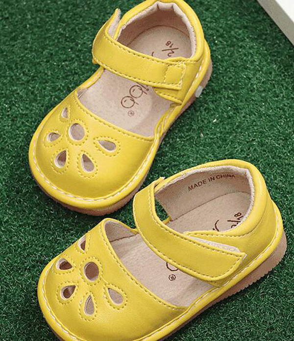малку девојки писклив чевли squeakers 1-3 години децата рачно изработени пролет лето чевли сандали нина sapatos забава бебе чевли livie&luca