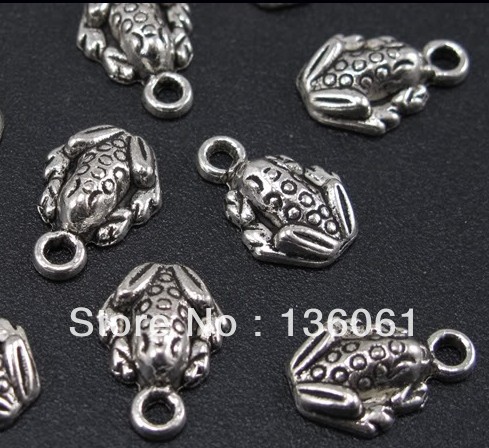 Трговија на големо Мода Антички Сребрен Гроздобер Шарм Убава Жаба Приврзоци DIY Накит Наоди Изработка на Додатоци ТОПЛА 10pcs Z265