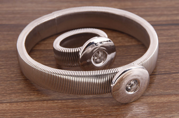 Нова Едноставна Убавина метал snap нараквици Накит одговара DIY 18MM snap копчиња убава Флексибилни накит трговија на големо SG0156