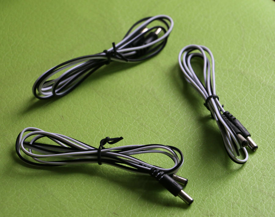 2 парче DC директно Двојно што Завршува на 5.5x2.1mm машки да машки продолжување кабел моќ приклучок адаптер линија конекторот