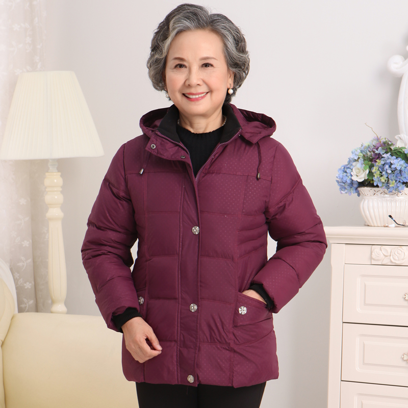 2018 70-годишниот 80-годишниот средовечни жени надолу задебелување на постарите мајки зимска јакна старата дама баба облека