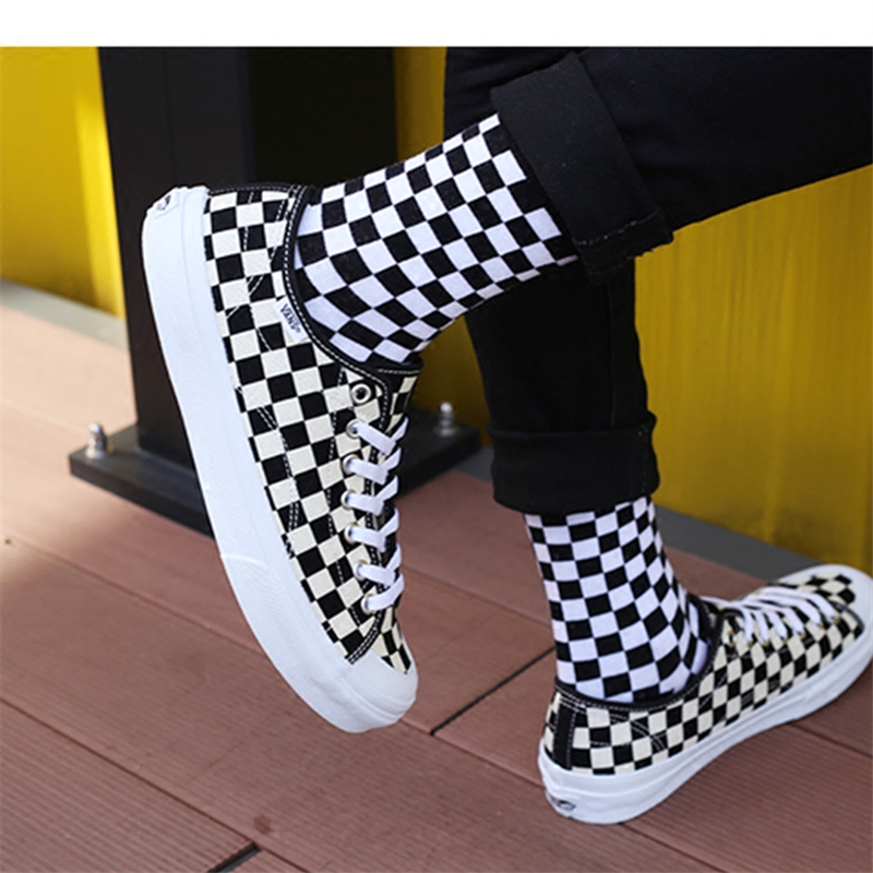 Новиот тренд на Harajuku стил на хип-хоп скејтборд checkerboard моделот чорапи за мажи и жени во цевка чорапи обичните