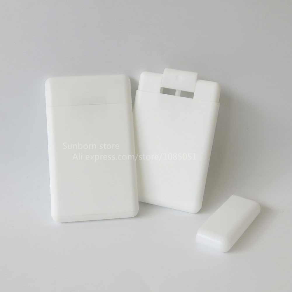 10 компјутери/многу Топла продажба моден дизајн картичка форма 20ml бела пластика козметички парфем спреј контејнер со