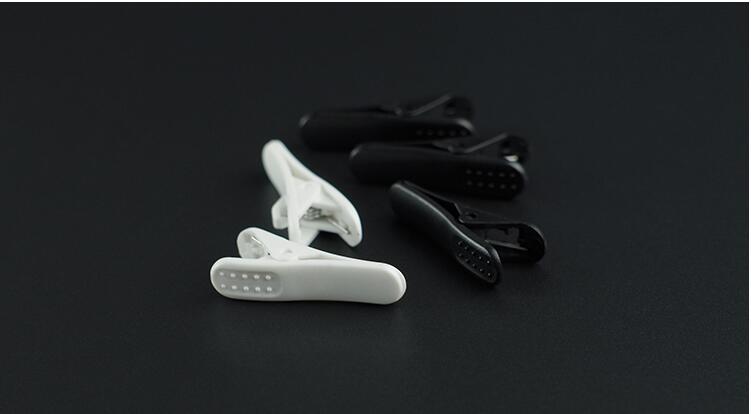 15pcs Стеги за слушалки слушалките се стега Јака Клип за headphone кабел клипови за слушалка замена MP3 MP4 Црно бело