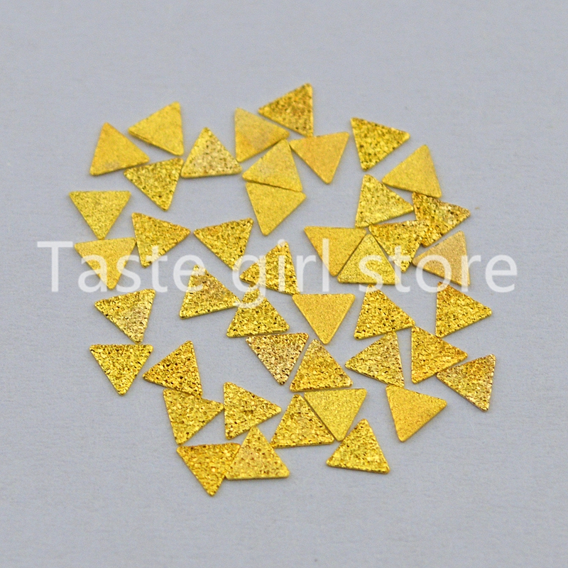 300pcs матирано equilateral триаголник злато метал 3d помине уметност украси studs маникир нокти accessoires материјали