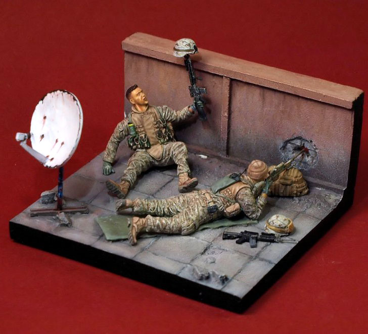 Скала Модели 1/ 35 АМЕРИКАНСКИТЕ МАРИНЦИ Ирак 2 војници вклучуваат база Историска фигура на втората светска војна Смола