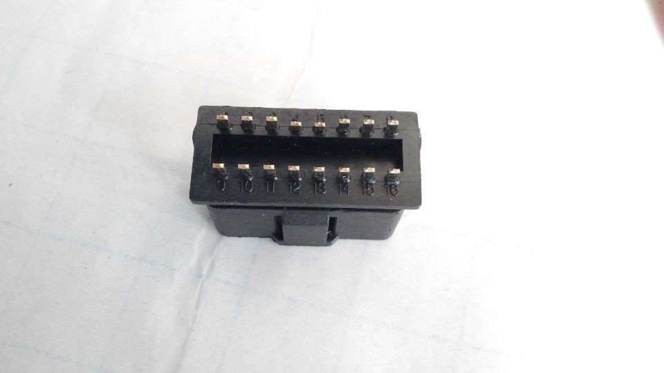 Трговија на големо 50pcs J1962M нормално OBDII OBD2 16 Pin Машки конектор за Монтажа Школка 12V Приклучок За OBD Кабел