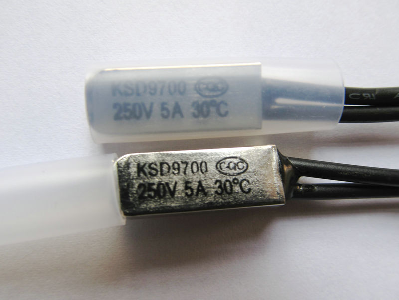 3pieces НОВИ KSD9700 NC 30C 5A 250V Термостат на Температура на Топлинска Заштитник Switch Bimetal Диск 30C ( Нормално