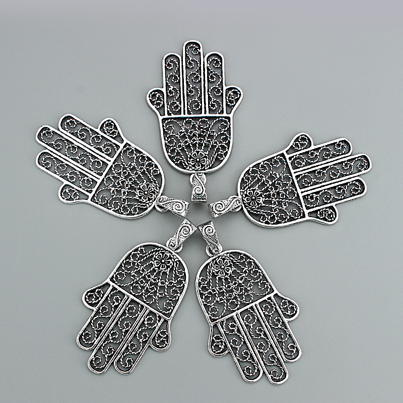 3Pcs Сребрен Тон Големи Hamsa Дланка Резба Цвет Шарм Приврзоци Накит Одлуки Наоѓање 74x47mm
