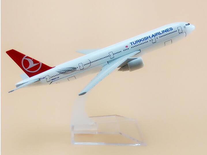 авион модел Боинг 777 Турција Авиокомпании авиони B777-300 16CM Метал симулација авион модел за деца играчки Божиќ подарок