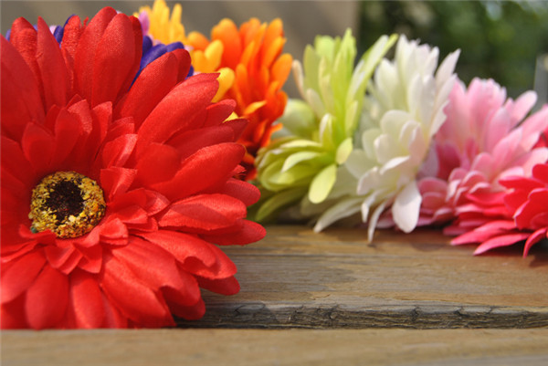 100pcs Gerbera цвет глави 10см/3.94 инчи Daisy Вештачки Сончоглед за дома партија Свадба декоративни цвеќиња