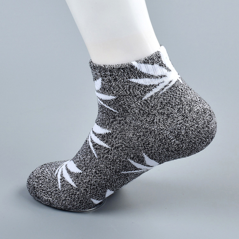 Бамбус Лето Жени Мажи е Смешно Глуждот Чорапи Коноп Meias Краток Среќен Maple Leaf sokken Памук Плевел Мажите Трева Бела