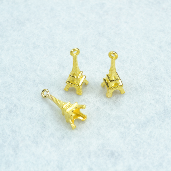 100pcs Легура шарм златна боја Ајфеловата Кула приврзоци накит наоди и компоненти се вклопуваат ѓердани и нараквици одлуки