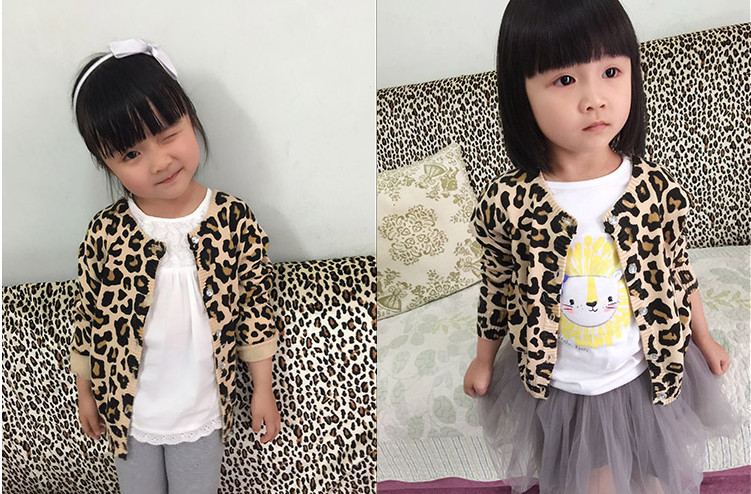 2017 Бебето Леопард Плетени Џемпер Детска Облека Носат момчиња и девојки јакна џемпери памук грб 0-1-2-3-4 Години