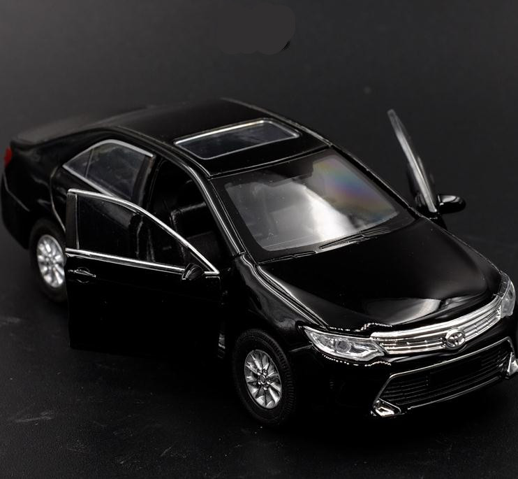 1:36 легура се повлече назад Toyota Camry модел, висока симулација 2 отворена врата за во автомобил играчки, метал одлеаноци,