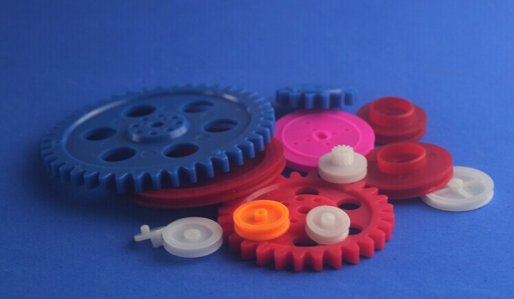 83PCS технологија на пластични опрема робот за опрема пластични DIY модел играчки 83 видови на запчаници. 0.3/0.4/0.5